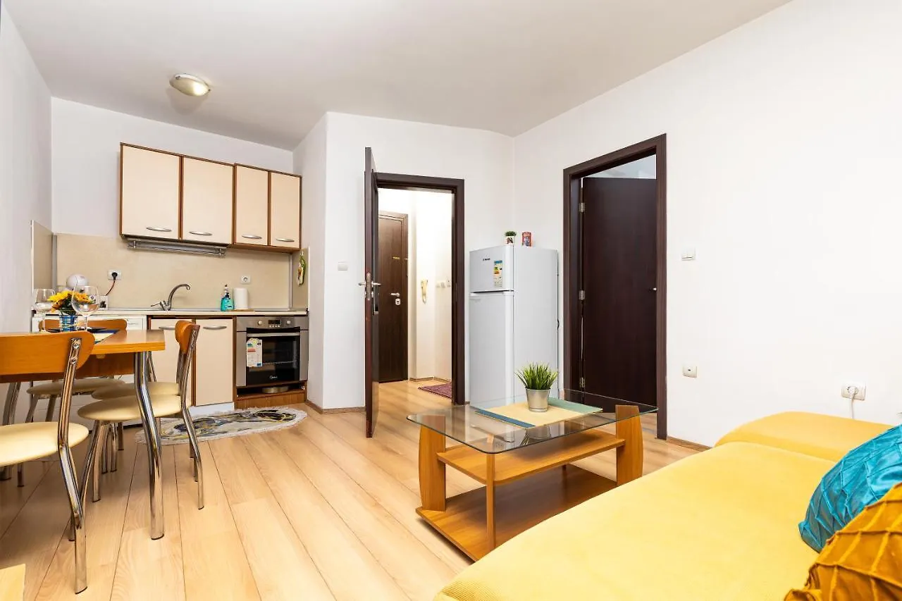 Lovely 1Bd Apartment Close To The Summer Theatre Filibe 0*,