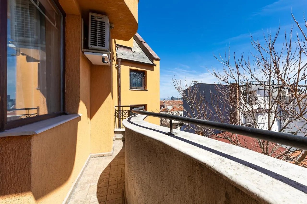 Lovely 1Bd Apartment Close To The Summer Theatre Filibe 0*,
